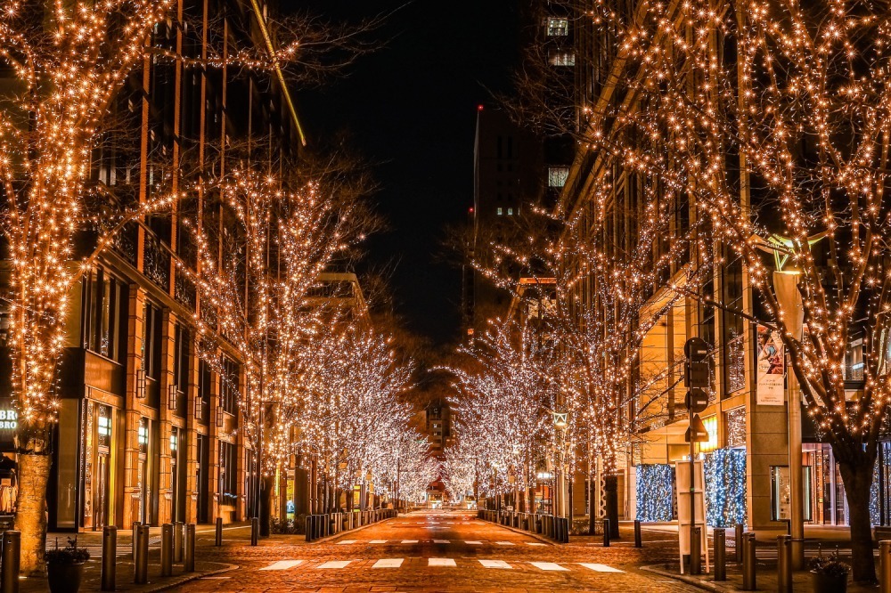 งานประดับไฟ "Marunouchi Illumination 2023" ไฟ LED สีทองแชมเปญประมาณ 1.2 ล้านดวง - Marunouchi โตเกียว