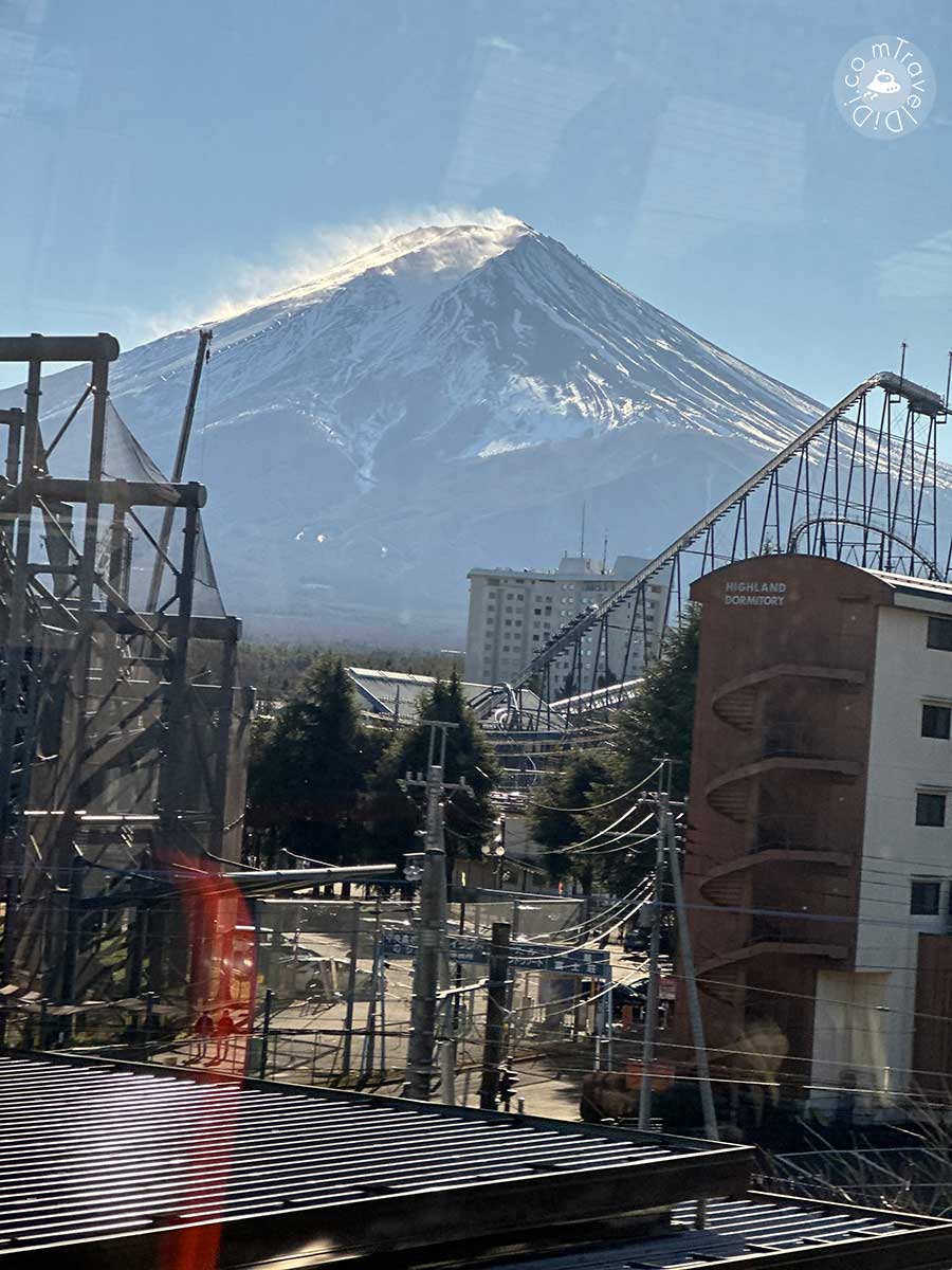 ขึ้นรถบัสจาก Shinjuku Highway Bus ไปคาวากุจิโกะ